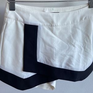 Look book store  skorts  size 2